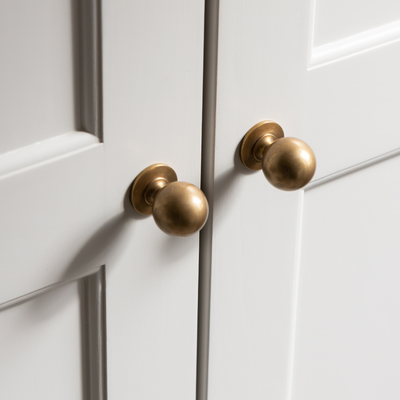 Design by Rachael Somerville Interiors. Photography by Handover Agency. Product shown in our aged brass (BEL) finish.