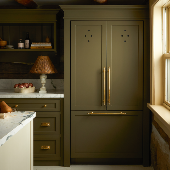 Design by Ashley Montgomery Design. Photography by Lindsay Brown Photography. Product shown in our polished brass unlacquered (PBUL) finish.
