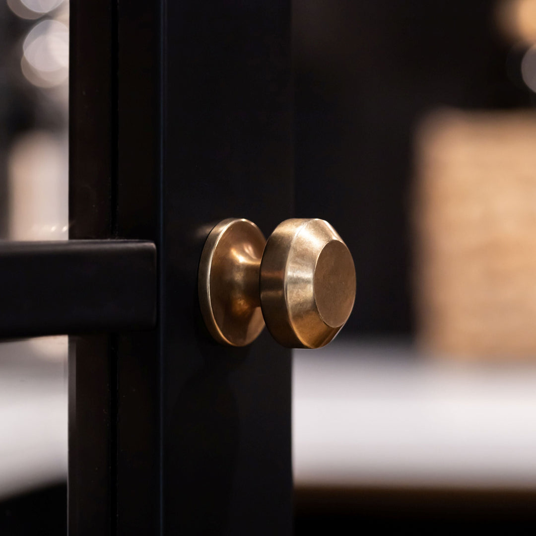 Design by Summer House Interiors. Photography by Handover Agency. Product shown in our aged brass (BEL) finish.