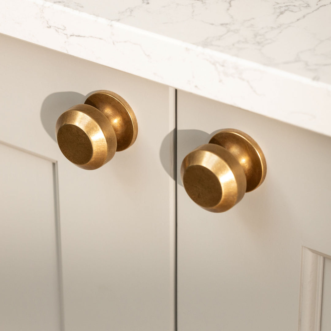 Design by Summer House Interiors. Photography by Handover Agency. Product shown in our aged brass (BEL) finish.