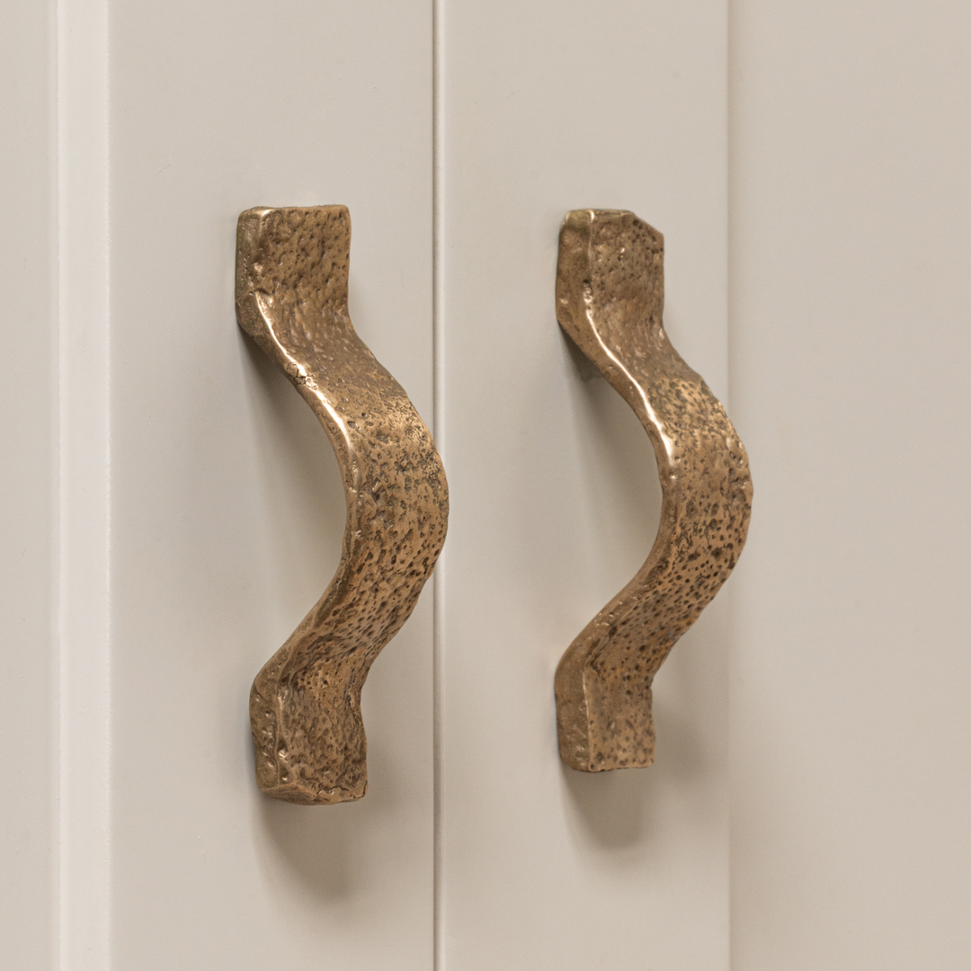 Design by Holly Oak House. Photography by Handover Agency. Product shown in our Silicon Bronze.  