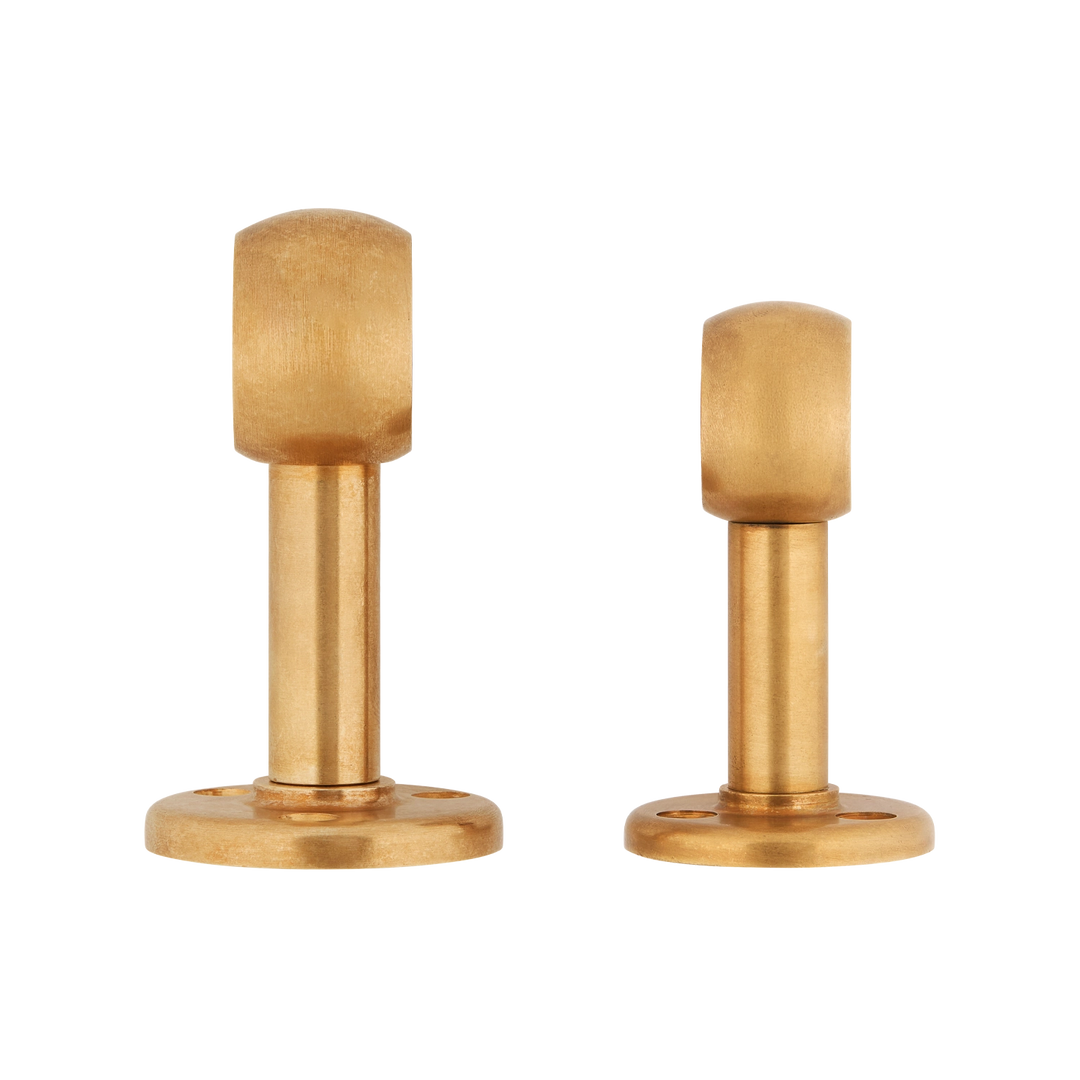 Showing our standard Pot Rail post with a projection of 90mm, in comparison to our Slim Pot Rail post with a projection of 77mm. 