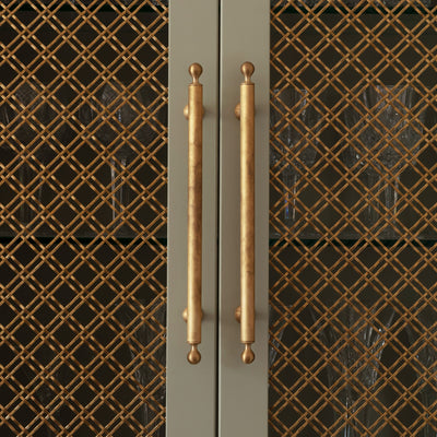 Features our 19mm Double Diamond Interwoven Grille with 3mm Plain Wire in our satin brass unlacquered (SBUL) grille finish | Project by Studio LBI.