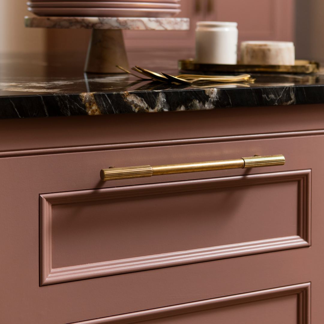 Design by Harvey Jones Kitchens. Photography by Laura Marin. Product shown in our aged brass (BEL). 