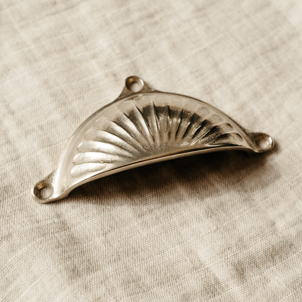Oldbury Fluted White Bronze Cup Pull