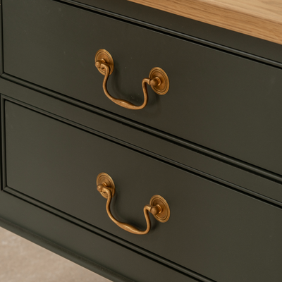 Project by Thomas Ford & Sons. Photography by Peter Molloy. Product shown in our aged brass (BEL) finish. 