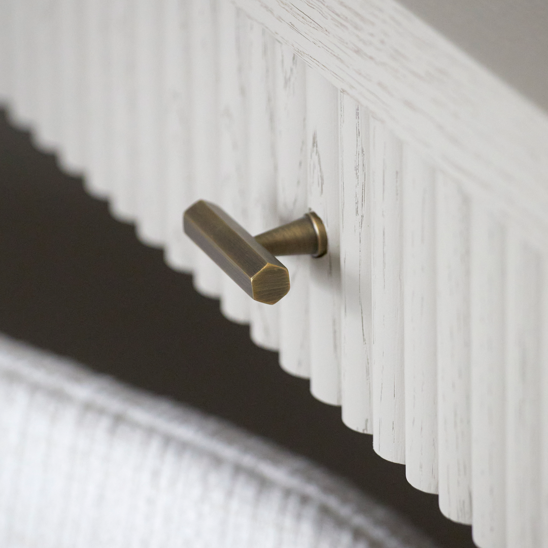 Design by Sophie Paterson Interiors. Photography by Ray Main. Product shown in our satin antique satin lacquered (SAS) finish.