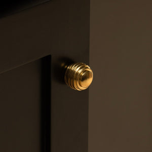 Design by Holly Oak House. Photography by Handover UK. Product shown in our polished brass unlacquered (PBUL) finish.